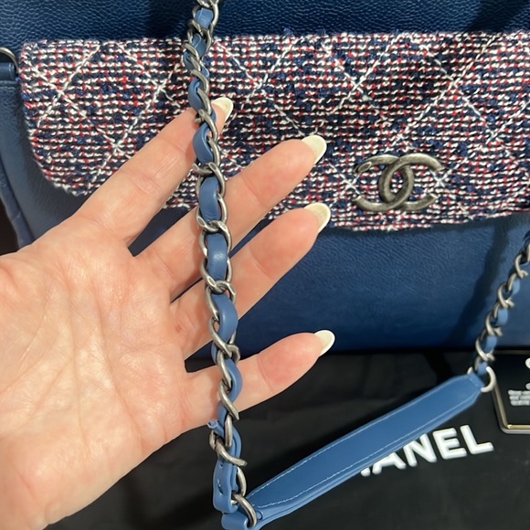 Two in one chanel tote with envelope to be use at night or during the day - Picture 5 of 14